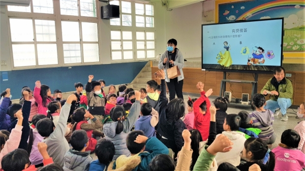 LINE_ALBUM_彰化東興國小衛教113.12.18_241225_12